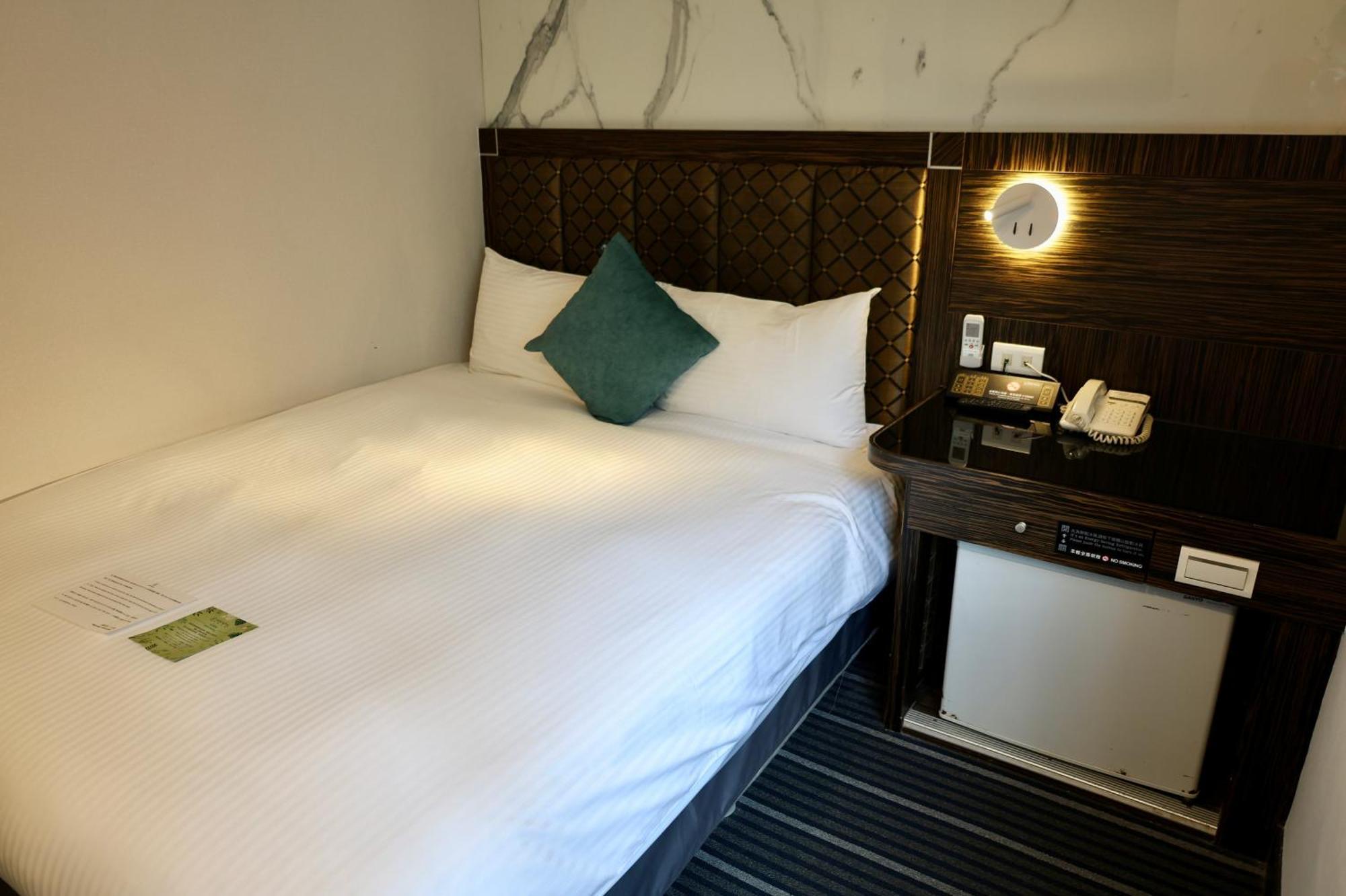 Hub Hotel - Zhongshan Branch Taipei Esterno foto