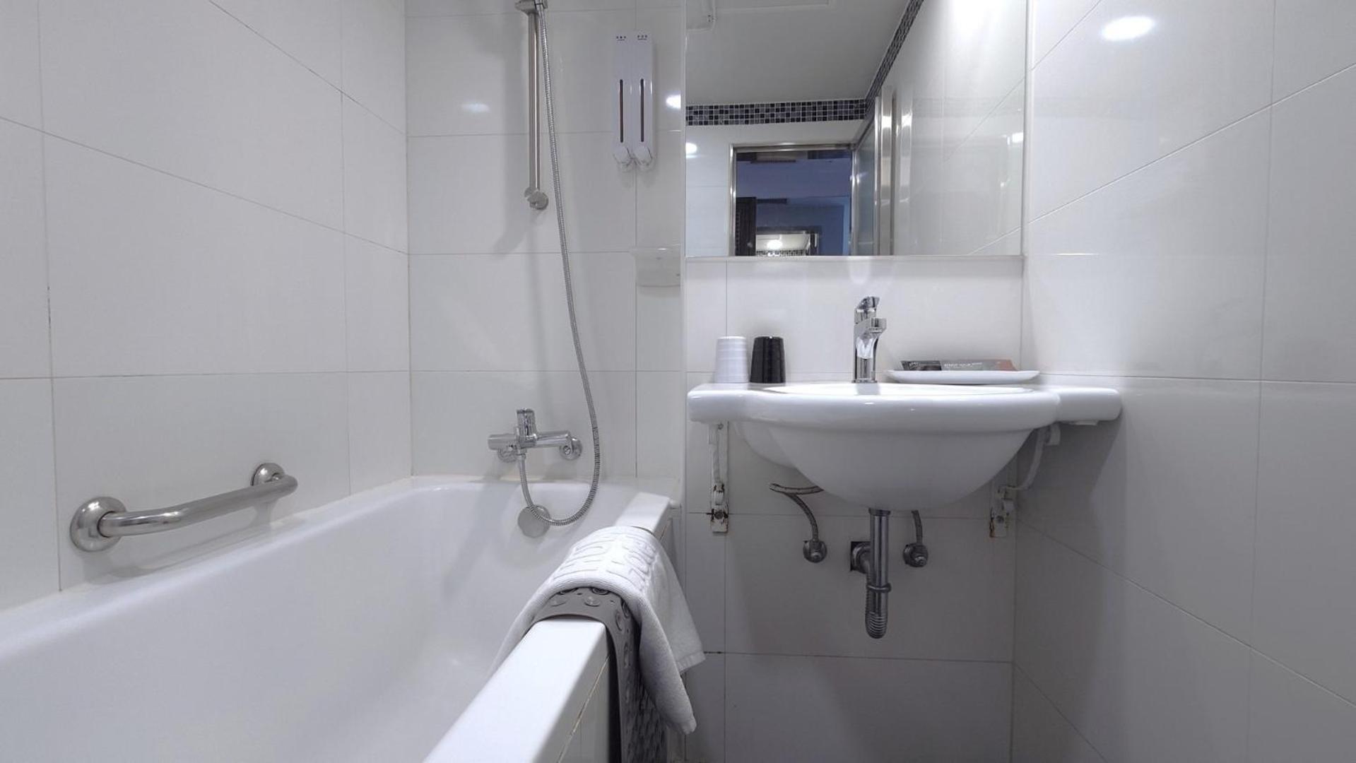 Hub Hotel - Zhongshan Branch Taipei Esterno foto