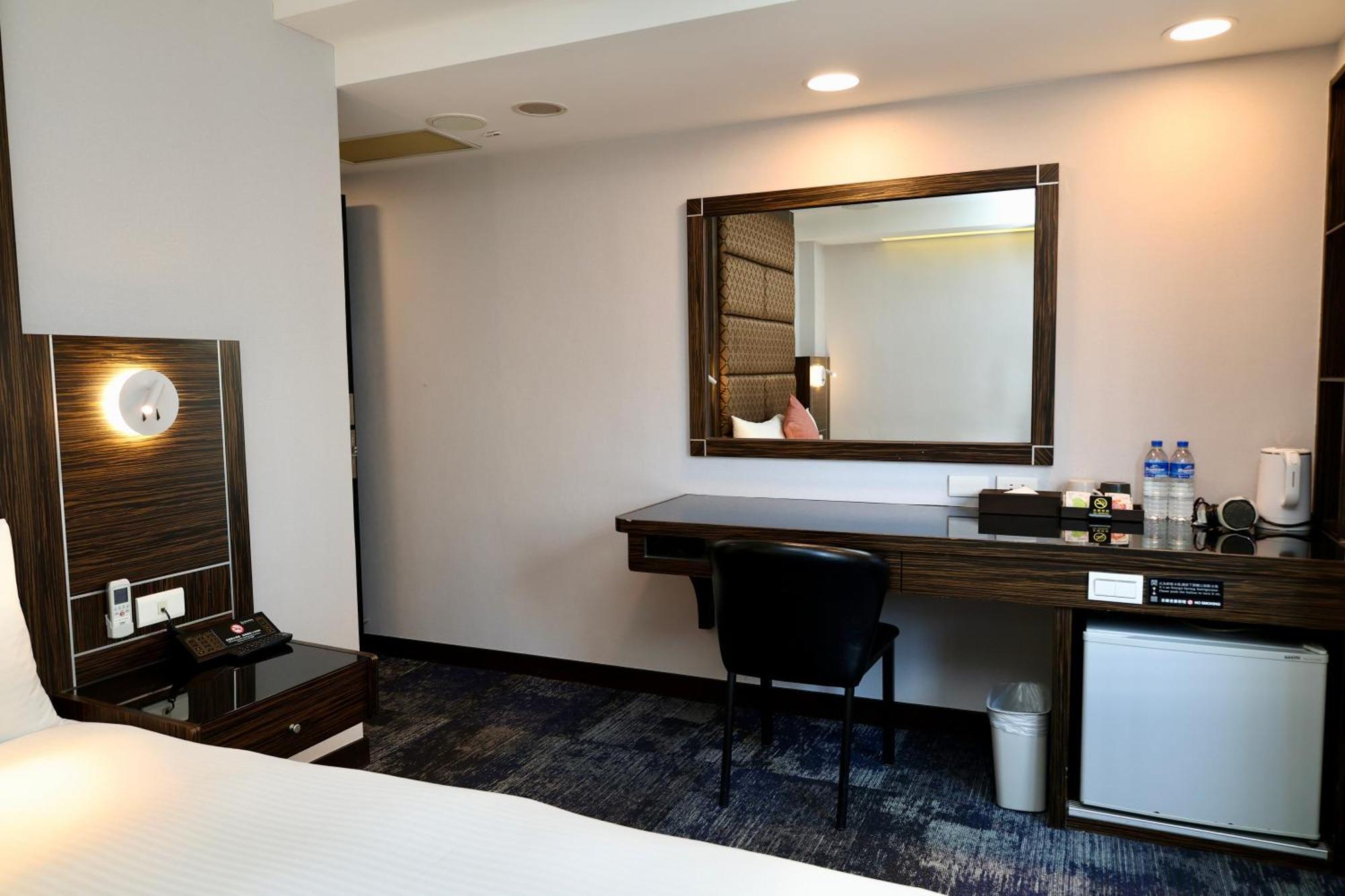 Hub Hotel - Zhongshan Branch Taipei Esterno foto